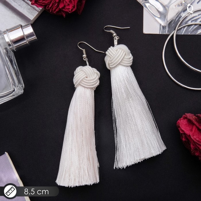 Серьги «Кисти» романс, цвет белый в серебре, длина кисти 8,5 см Серьги «Кисти» романс, цвет белый в серебре, длина кисти 8,5 см