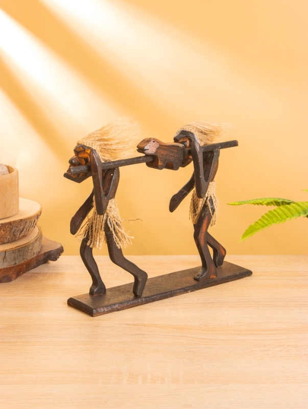 Сувенир &laquo;Аборигены с добычей&raquo;, 27&times;21&times;7 +/- 2 см, дерево