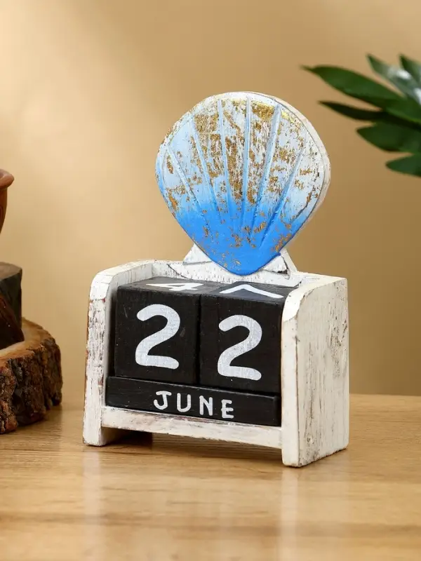 Календарь настольный "Морская ракушка" дерево 11х5х14 см, цв. бело-золотой