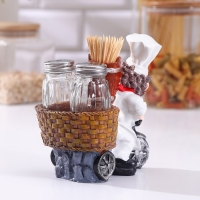 Набор для специй на подставке &laquo;Повар&raquo;, 3 предмета: солонка 50 мл, перечница 50 мл, подставка с ёмкостью для зубочисток, фигурка МИКС