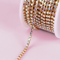 Цепь со стразами, с голографией, металл, стекло, 2 мм, 9 &plusmn; 1 м, цвет золотой