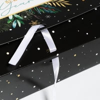 Коробка подарочная новогодняя складная &laquo;Волшебство&raquo;, 31 х 24.5 х 8 см, Новый год