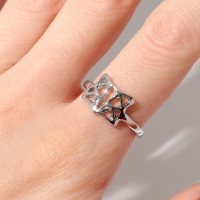 Кольцо «Лисичка» грани, цвет серебро, безразмерное Кольцо «Лисичка» грани, цвет серебро, безразмерное