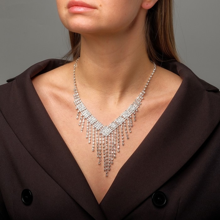 Колье &laquo;Искры&raquo; подвески, цвет белый в серебре, 30 см