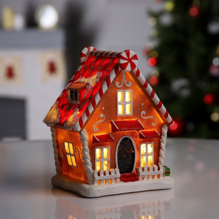 Светодиодная фигура «Пряничный домик» 18 × 12 × 10 см, полистоун, батарейки АААх2 (не в комплекте), свечение тёплое белое Светодиодная фигура «Пряничный домик» 18 × 12 × 10 см, полистоун, батарейки АААх2 (не в комплекте), свечение тёплое белое