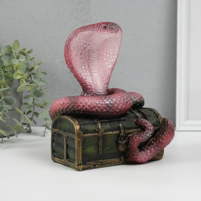 Новогодняя копилка Новогодняя копилка "Кобра на сундуке " 20 х 17 х 12 см, бордовый