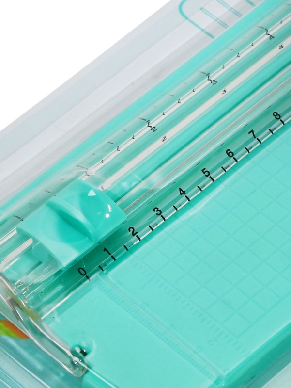 Резак для бумаги роликовый А5, до 3 листов, безопасное, цвет зеленый