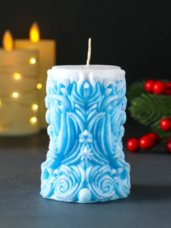 Свеча новогодняя столбик "Резная" голубой