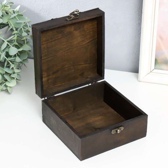 Шкатулка дерево сундучок "Мира" с заклёпками, коричневый 15х15х7,5 см
