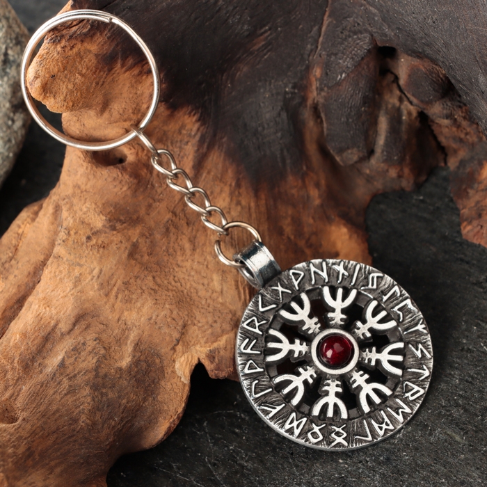 Амулет Амулет "Агисхьяльм" с камнем гранат, 35х42 мм, металлический