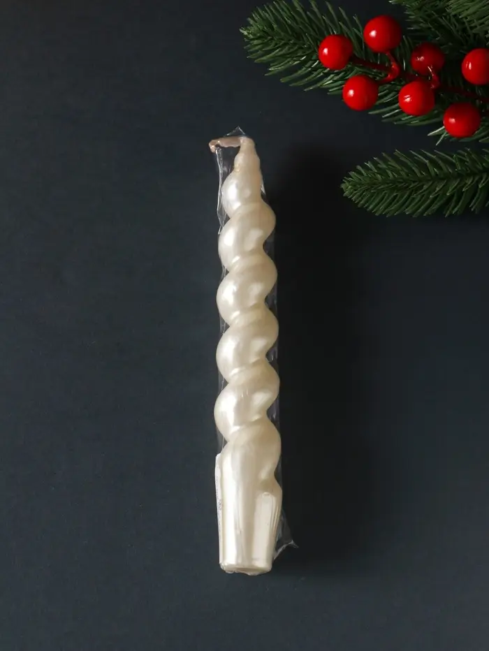 Свеча витая "LUXURY" 25*180 мм, лакированная, белая