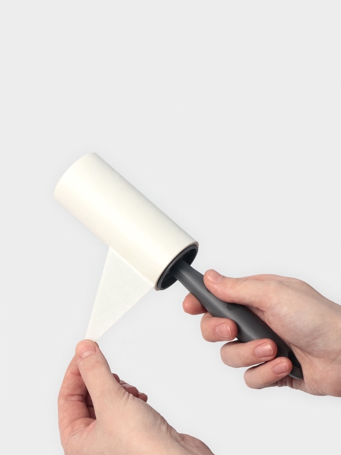 Ролик для одежды со сменными блоками LaDо́m, 4 шт по 50 листов, эргономичная ручка, винтовая намотка