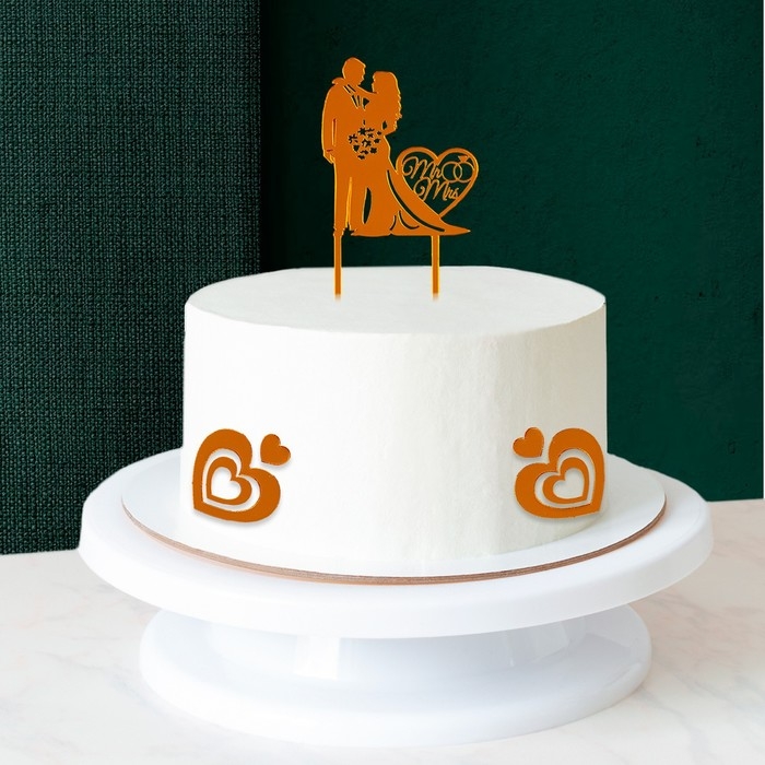 Топпер &laquo;Влюблённая пара&raquo;, с сердечками, цвет золото