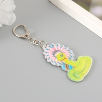 Брелок акрил "Змейка с маракасом в индейском головном уборе" 5,8х4,3 см