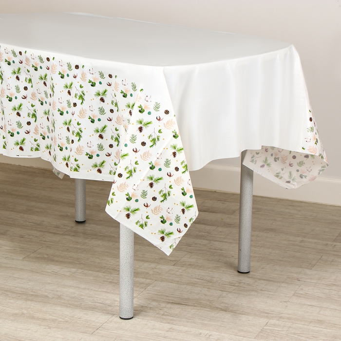 Скатерть новогодняя одноразовая &laquo;Шишки&raquo; 180х137 см