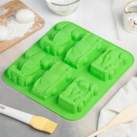 Форма для выпечки Доляна &laquo;Гонки&raquo;, силикон, 29,5&times;27 см, 6 ячеек (11,5&times;6,5 см), цвет МИКС