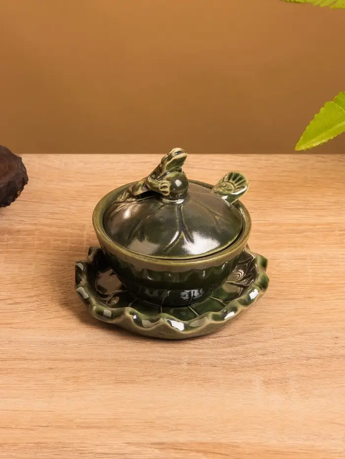 Соусник с крышкой на подставке &laquo;Лягушка&raquo;, 8&times;9&times;10 см, керамика, зелёный