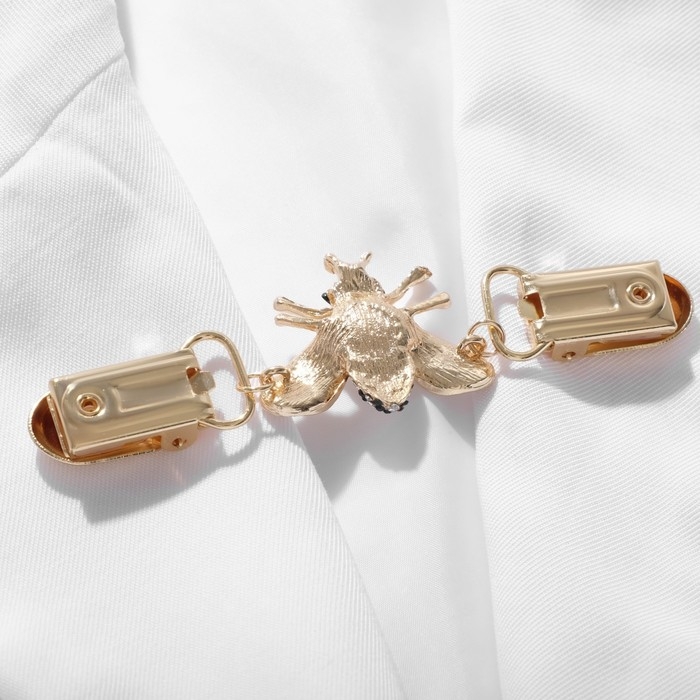 Зажим для кардигана «Шмель», цвет чёрно-белый в золоте Зажим для кардигана «Шмель», цвет чёрно-белый в золоте
