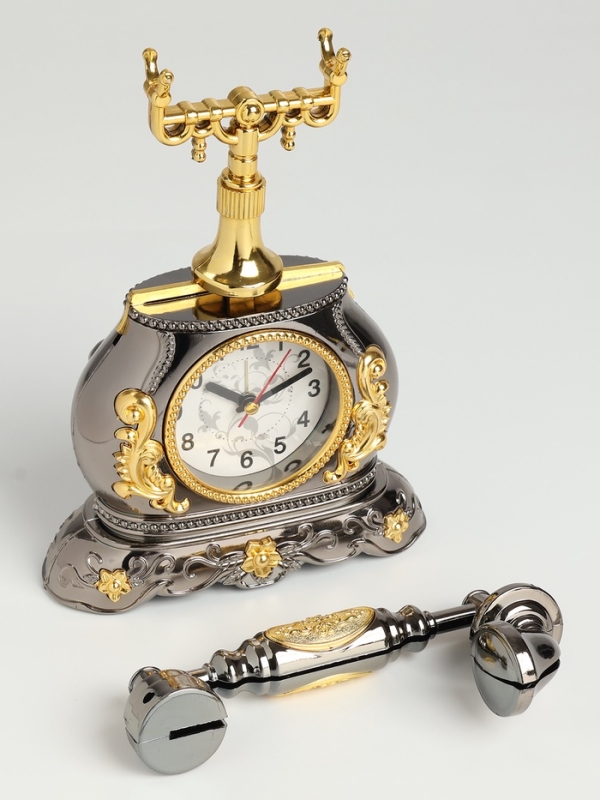 Часы будильник настольные, на батарейках, 25 х 17 х 6.3 см, циферблат d-7 см