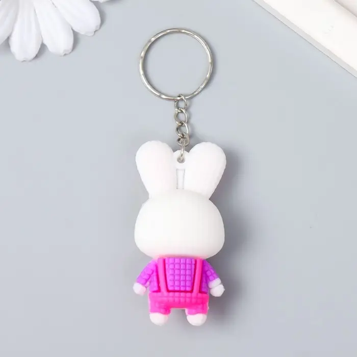 Брелок резина "Зайчик в комбинезоне" МИКС 3х1,7х6 см