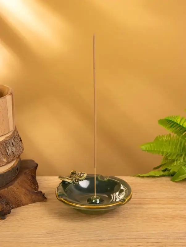 Подставка под благовония "Тарелка с бабочкой" керамика, цв. зелёный, 10х10х3 см