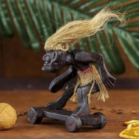 Сувенир дерево "Абориген на скейте" 20 см