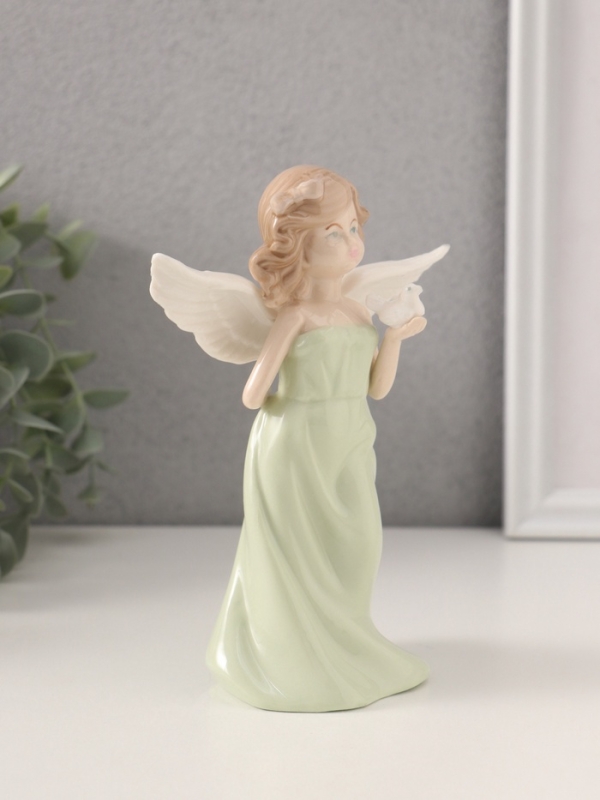 Сувенир керамика "Девочка-ангел в зелёном платье с голубкой" 5,5х10,5х15 см