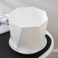 Горшок для цветов с поддоном &laquo;Призма&raquo;, 4,7 л, цвет белый