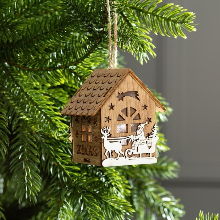 Ёлочная игрушка &laquo;Домик с Дедом Морозом на санках&raquo;, от батареек, свечение тёплое белое