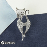 Брошь &laquo;Кошка&raquo; изящная с бантом, цвет белый в серебре