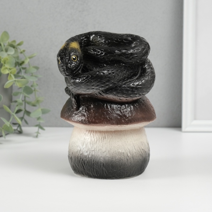 Новогодняя копилка Новогодняя копилка "Змейка на грибе" 12 х11 х 18 см