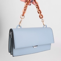 Цепочка для сумки, пластиковая, с карабинами, 24 &times; 18 мм, 30 см, цвет коричневый/бежевый/золотой