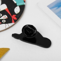 Значок &laquo;Ленивец&raquo;, цвет серо-бежевый в чёрном металле