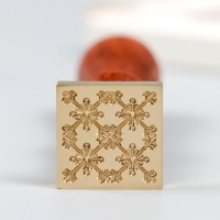 Печать для сургуча с деревянной ручкой "Цветы в узорах" 9х2,2х2,2 см Печать для сургуча с деревянной ручкой "Цветы в узорах" 9х2,2х2,2 см