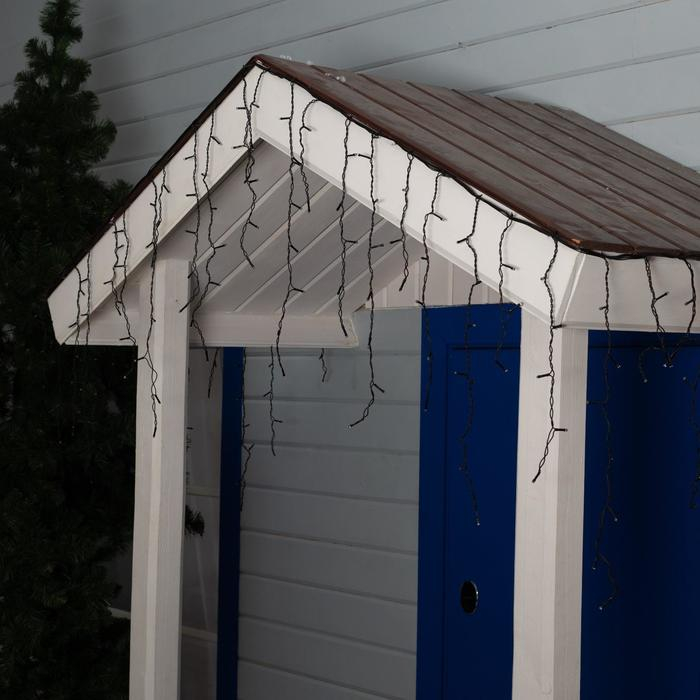 Гирлянда «Бахрома» 3 × 0.6 м, IP44, УМС, тёмная нить, 160 LED, свечение красное, 220 В Гирлянда «Бахрома» 3 × 0.6 м, IP44, УМС, тёмная нить, 160 LED, свечение красное, 220 В