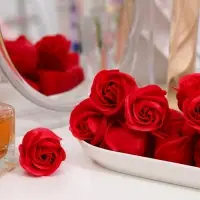 Мыльная роза, красная