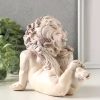 Фигурка гипс &laquo;Ангел на ладошках&raquo;, 14&times;17&times;9 см, состаренный эффект, слоновая кость