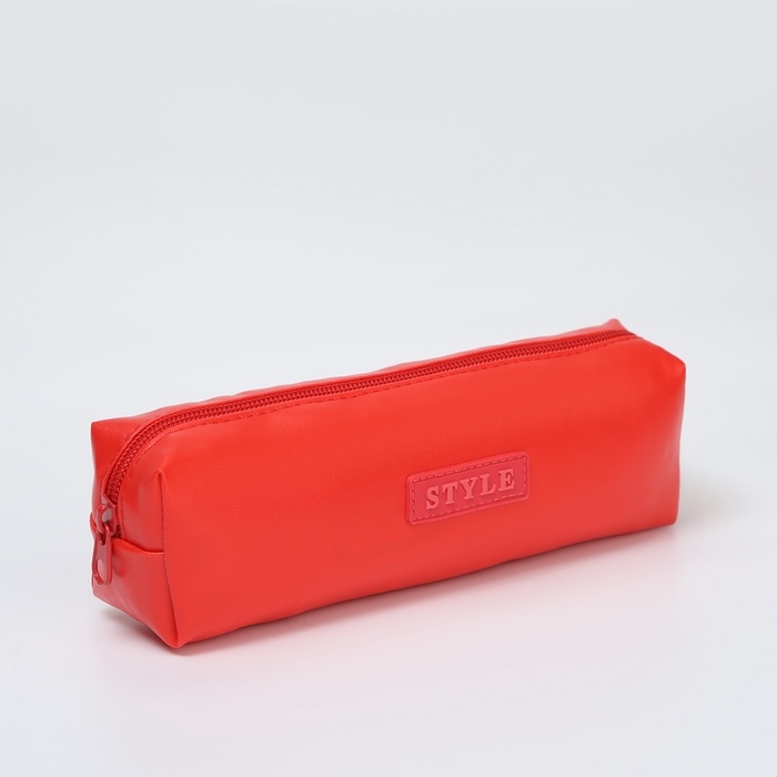 Косметичка-пенал на молнии, цвет красный Косметичка-пенал на молнии, цвет красный