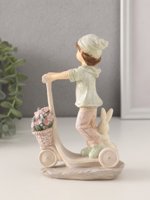Сувенир полистоун "Мальчишка на самокате, с кроликом и корзиной цветов" 11,5х4,5х16,5 см