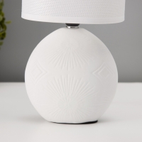 Настольная лампа с абажуром RISALUX &laquo;Фиесс&raquo;, Е14, 40 Вт, белый, 13&times;13&times;27 см