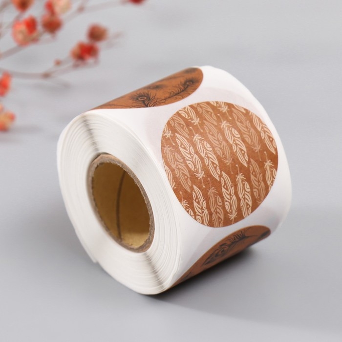 Наклейка бумага Наклейка бумага "Перья" крафт d=3,8 см 252 шт в рулоне