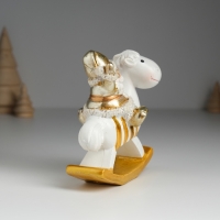 Сувенир полистоун "Дед Мороз в золотом кафтане на лошадке-качалке" 10,5х6х11,5 см Сувенир полистоун "Дед Мороз в золотом кафтане на лошадке-качалке" 10,5х6х11,5 см