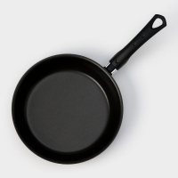 Сковорода &laquo;Классика атлас&raquo;, d=24 см, пластиковая ручка, стеклянная крышка, антипригарное покрытие, цвет чёрный