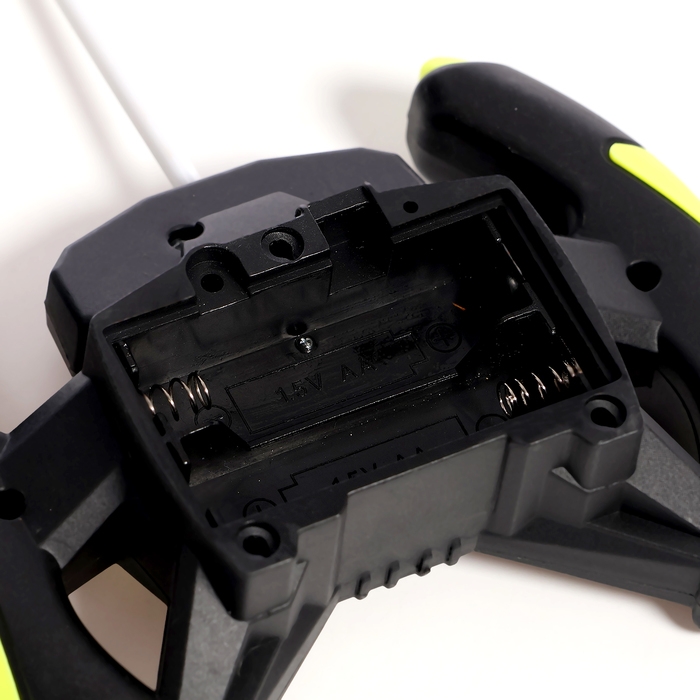 Самолет на радиоуправлении &laquo;Бомбардировщик&raquo;, работает от батареек