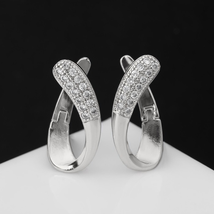 Серьги со стразами «Магия» завиток, цвет белый в серебре Серьги со стразами «Магия» завиток, цвет белый в серебре