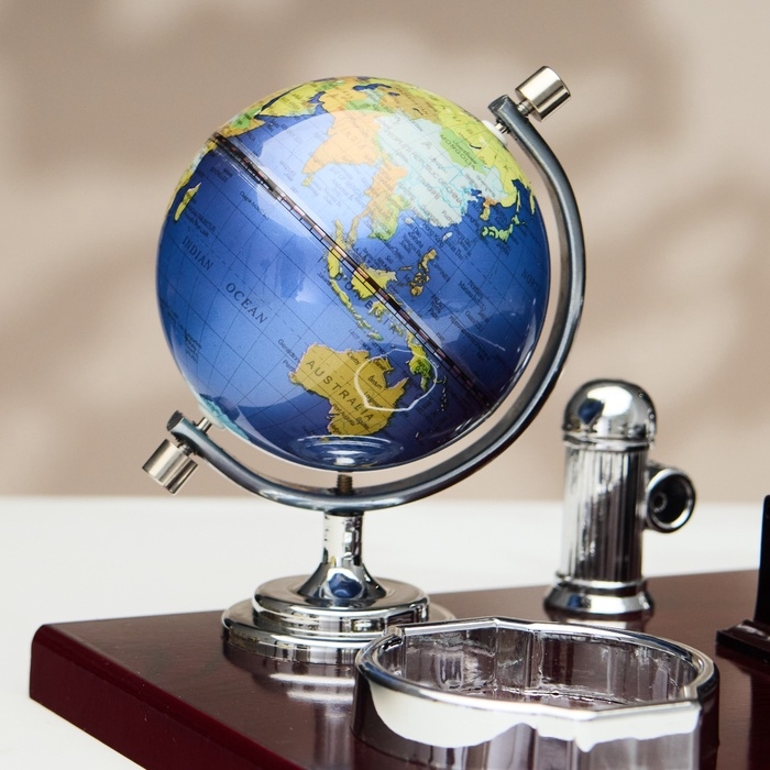 Набор настольный 7в1 (блок д/бумаг,подст.д/печати,мелочей,каранд-ца,часы,визит-ца,глобус)