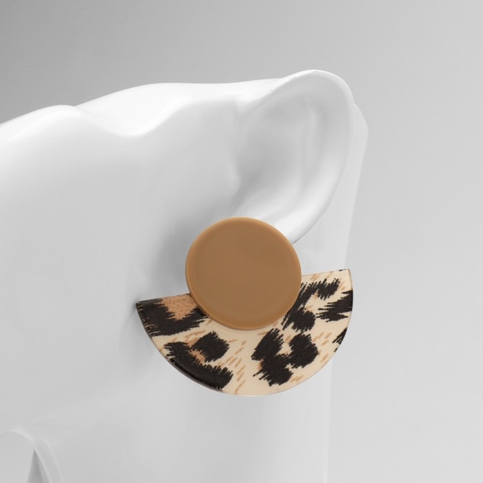 Серьги пластик &laquo;Танзания&raquo; полукруг бежевый леопард, цветные