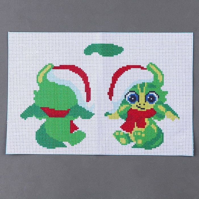 Новый год! Вышивка крестиком. Игрушка &laquo;Дракоша в шарфике&raquo;