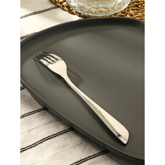 Вилка столовая из нержавеющей стали Magistro &laquo;Эми&raquo;, h=20,5 см, цвет серебряный