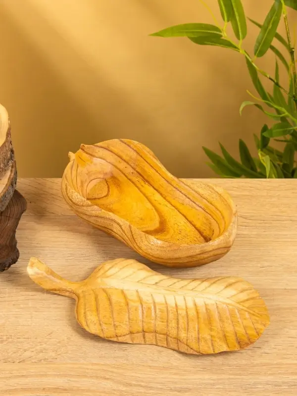 Конфетница "Лист" дерево Джампинис 26х13х8 см